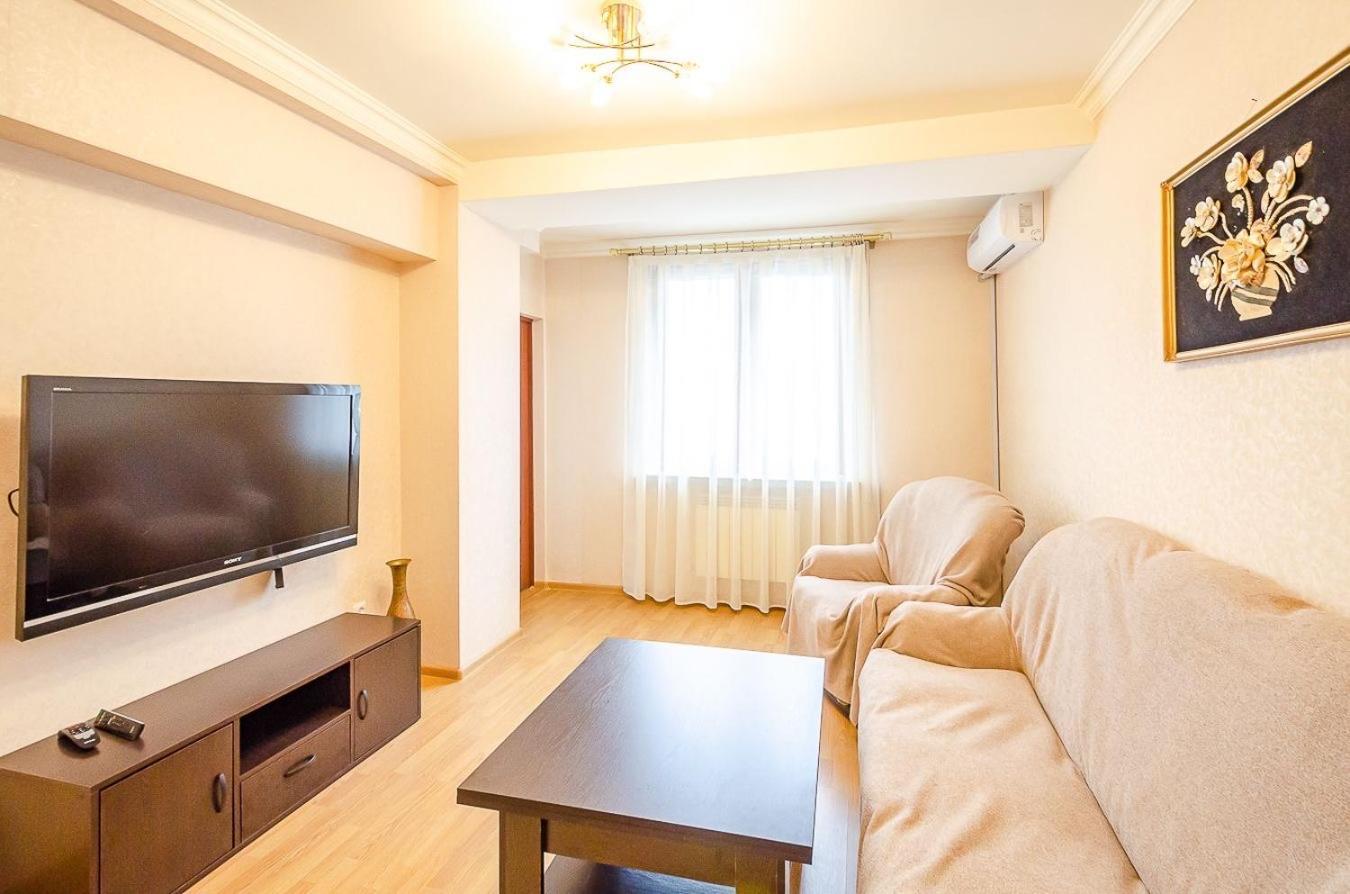Excellent Apartment In The Center Of The Capital.Amiryan Yerevan Exterior photo